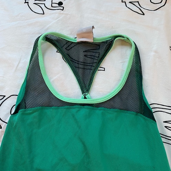 Nike Dri-fit workout top - Picture 4 of 8